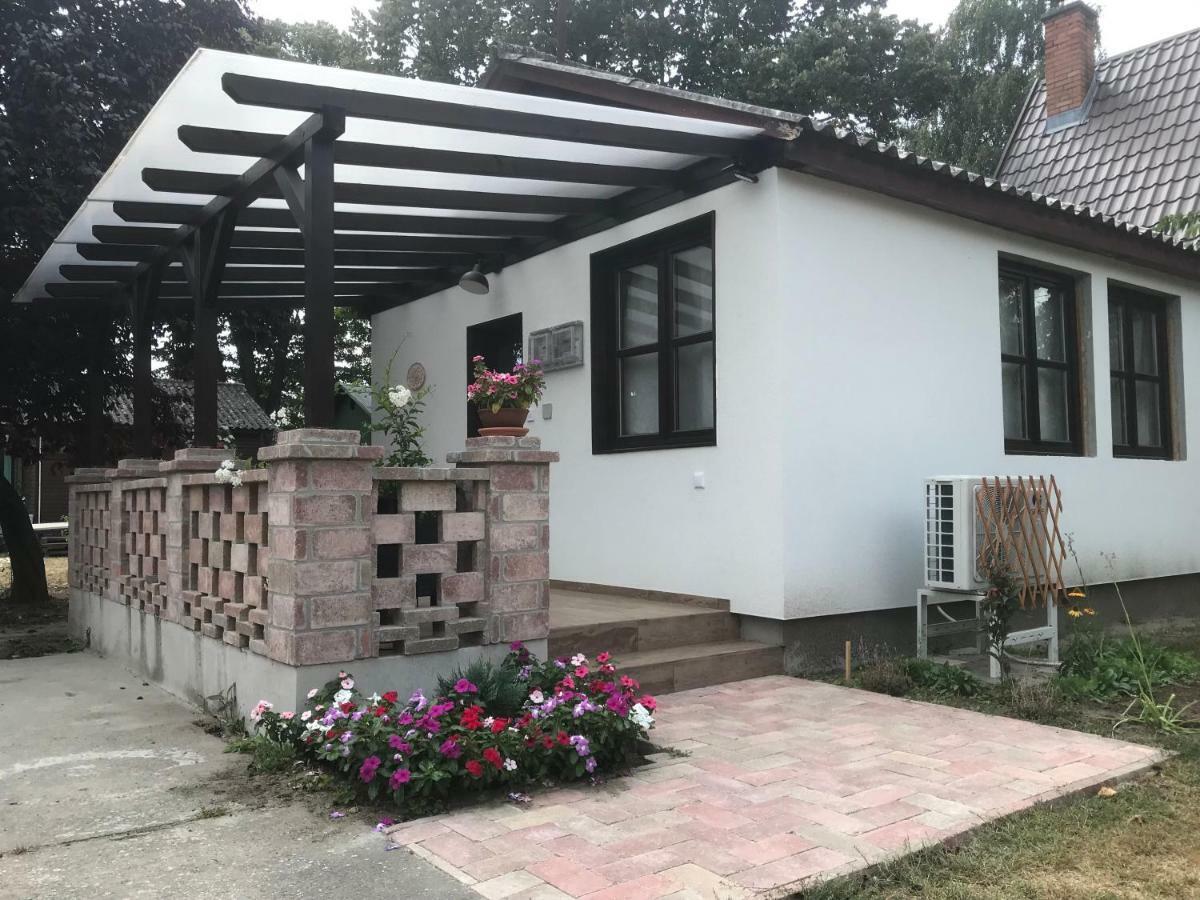 Aranypart Apartmanhazak Tiszakécske Exterior foto
